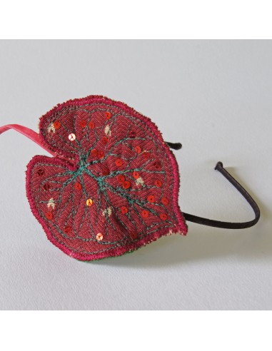 Ruby Red Caladium Leaf Headband chez Cornerstreet bien 