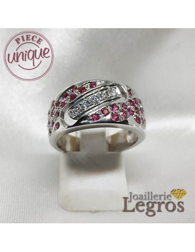 Bague 32 saphirs roses et 5 diamants en or blanc 18 carats Le MVP de beaucoup