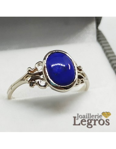 Bague or blanc 18 carats et sa pierre Lapis Lazuli brillant des détails fins