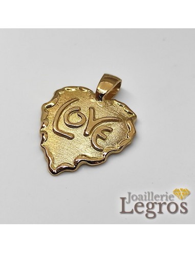 Pendentif Cœur or jaune "Love" satiné et bords fondus Dans la société mordern