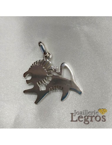 Pendentif lion africain en argent Voir les baskets