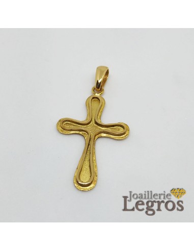 Pendentif croix arrondie et en relief or jaune 18 carats votre