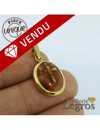 Pendentif cabochon agate cornaline croix et or jaune 18 carats En savoir plus