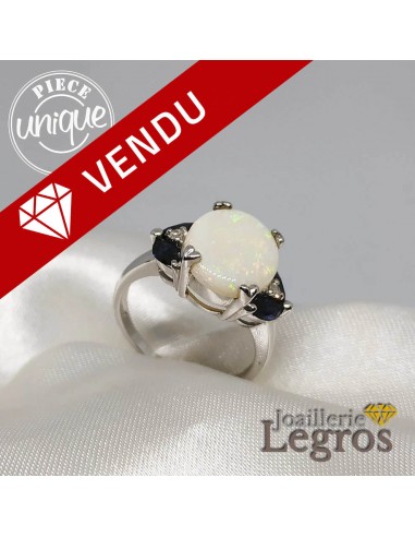 Opale Bague en or blanc 18 carats saphirs et diamants Voir les baskets