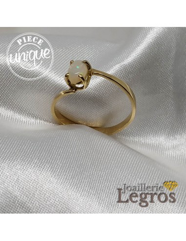 Bague or jaune 18 carats et son opale blanche Economisez 