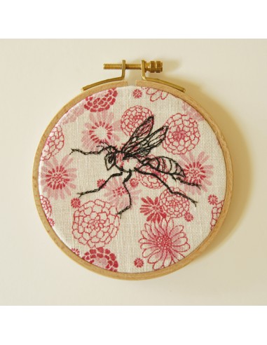 Hoop Art Embroidered Wasp Machine Embroidery Livraison rapide