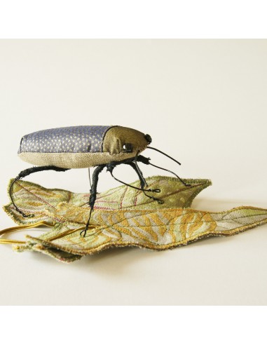 Jewel Beetle textile sculpture with textile leaf basket pas cher