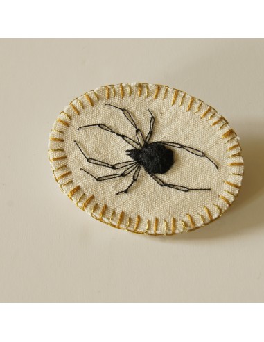 Black Widow Spider Pin Embroidered Jewelry for Arachnophiles 50% de réduction en Octobre 2024