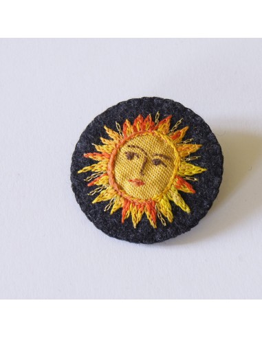 Hand Embroidered Textile Sun Brooch Celestial Jewelry la colonne vertébrale